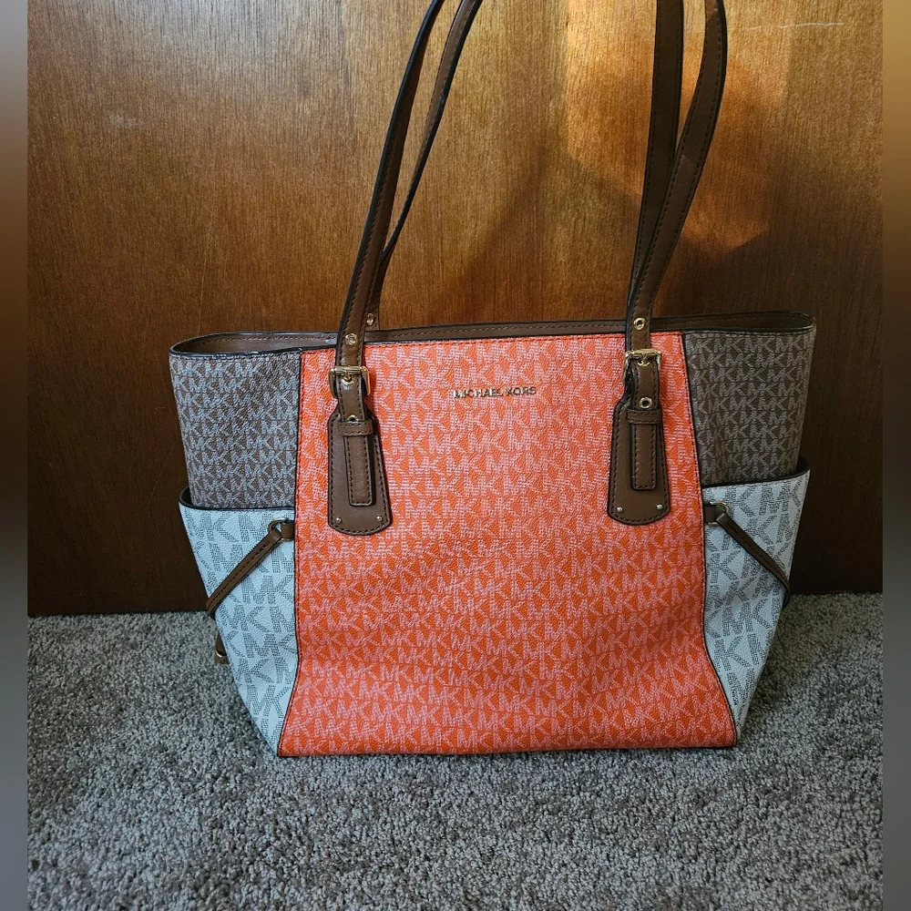 Michael Kors Orange, Tan & Cream Colorblocked Voyager East West Tote EUC - Picture 9 of 12